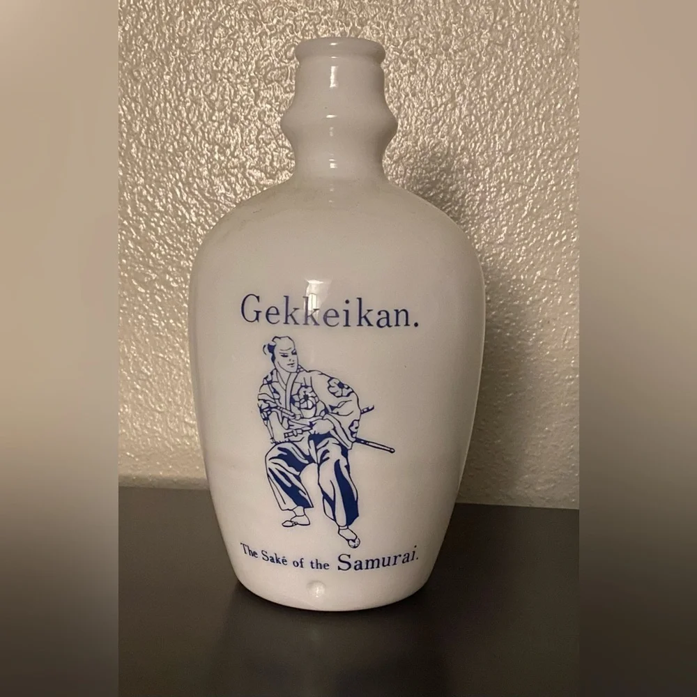 Gekkeikan Samurai Sake Bottle Decanter Japanese Ceramic Flask Vintage Bar Decor